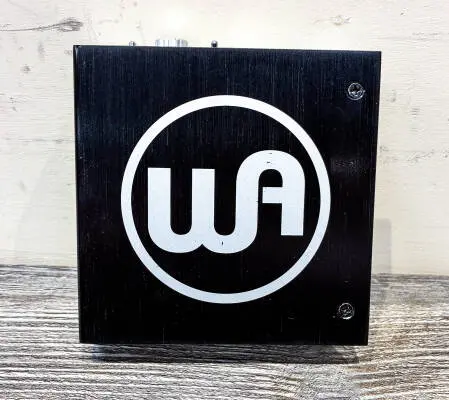Warm Audio - WA-DI Direct Box Active
